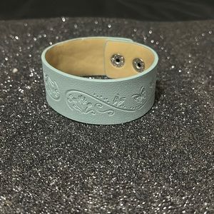 Paparazzi Blue bracelet with butterfly’s